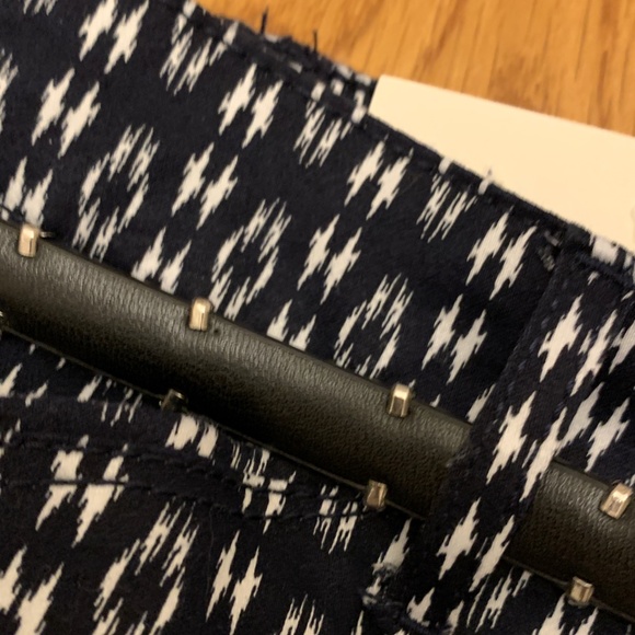 Gloria Vanderbilt Luxe Sateen Slim Leg Capri Pants Size 8, NWT - Picture 5 of 6